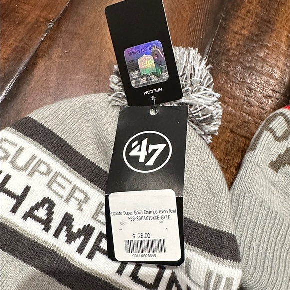 2 New England Patriots Winter Hats - Picture 4 of 4